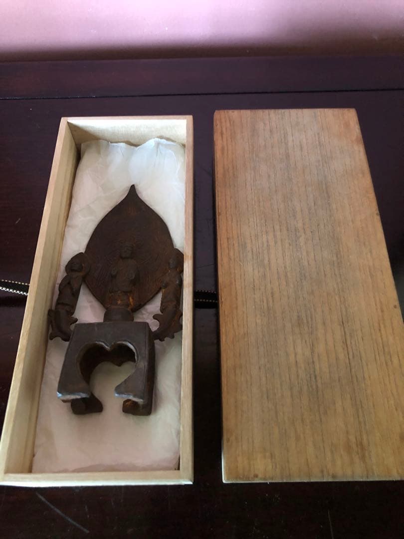 古代様式を有する古鉄三尊仏桐箱入