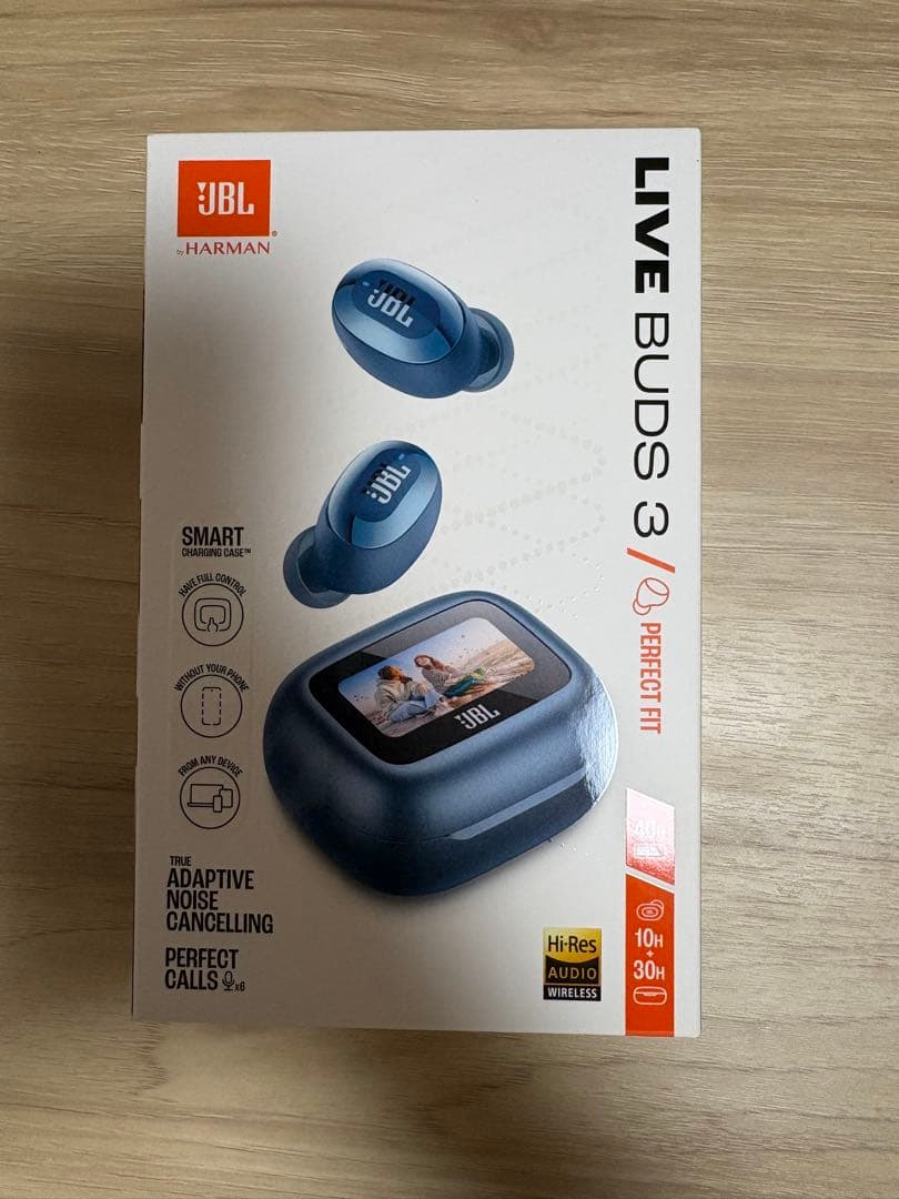 イヤホン LIVEBUDS3