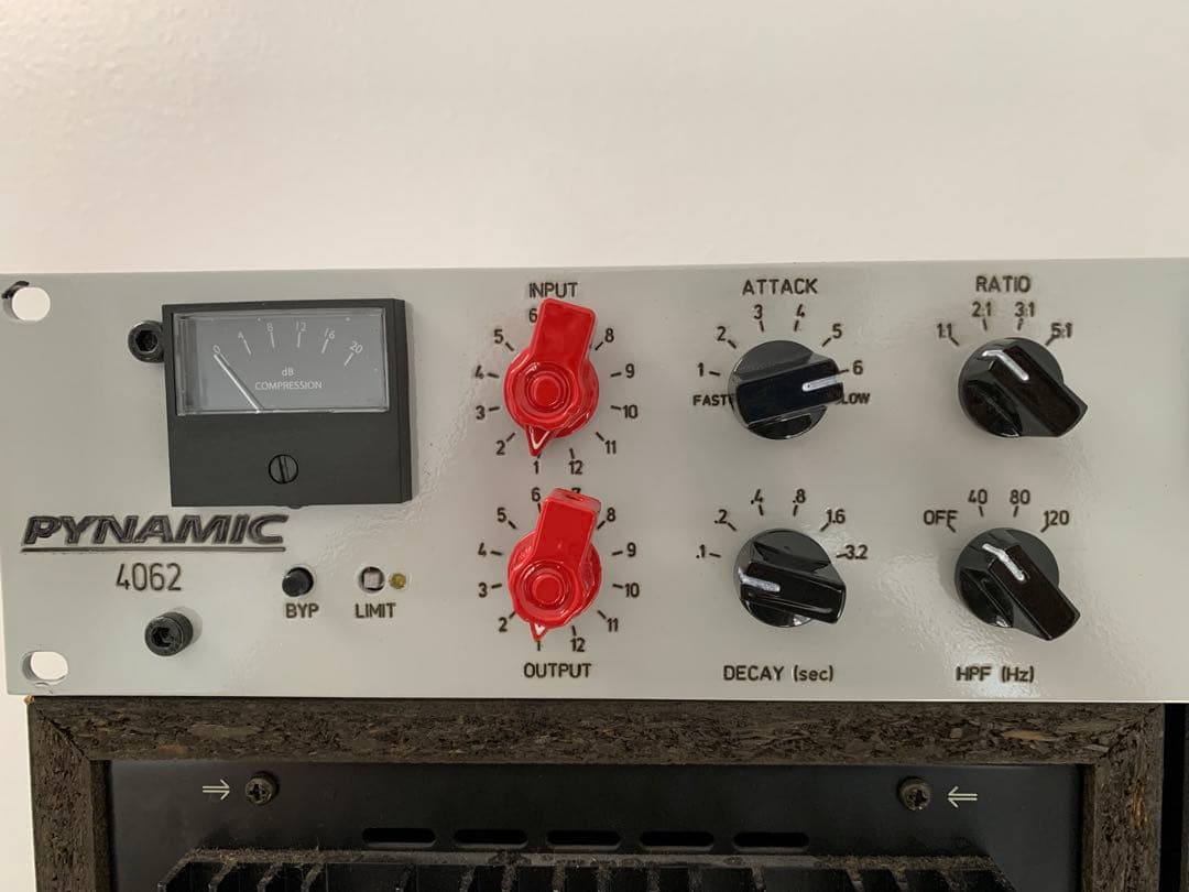 PYNAMIC 4062 (PYEコンプレッサークローン)