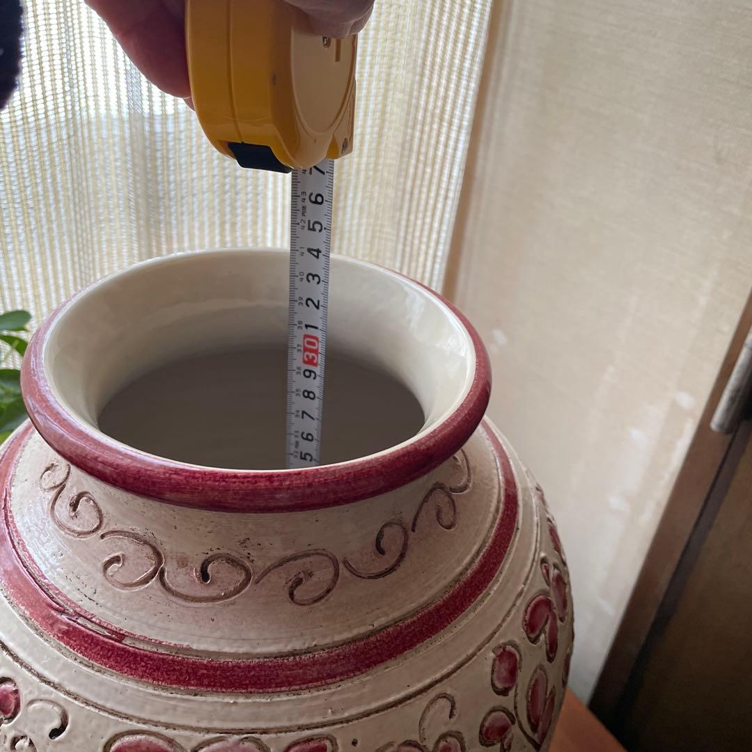 花柄陶器花瓶 高めのデザイン