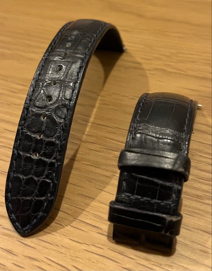 カミーユフォルネ クロコダイルレザーベルト ネイビー(20mm-18mm)