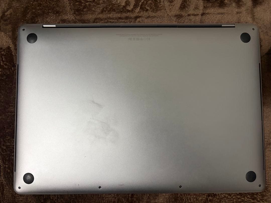 MacBook Pro 2016 15インチ i7 8GB 256GB シルバー