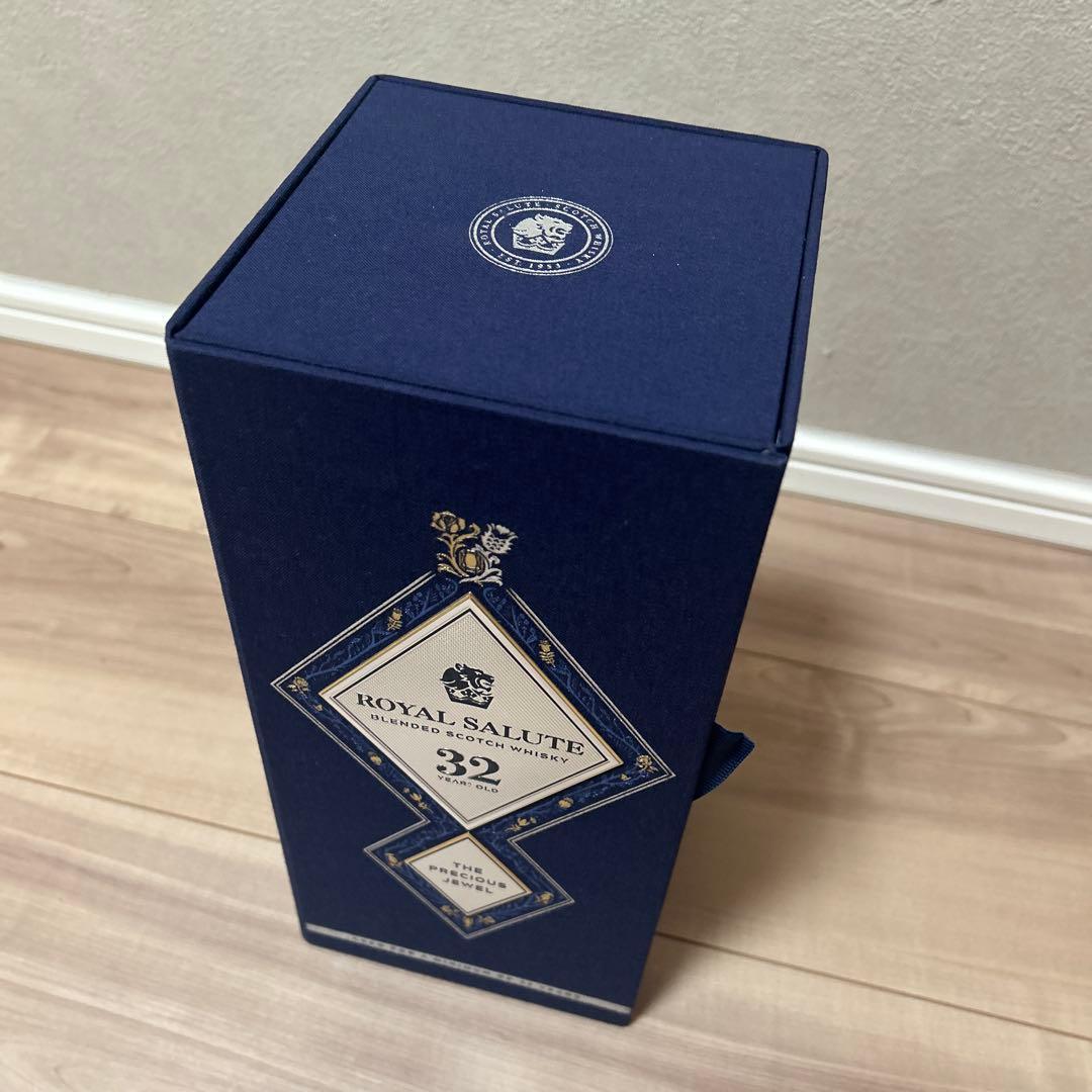 【値下げしました】ロイヤルサルート32年
