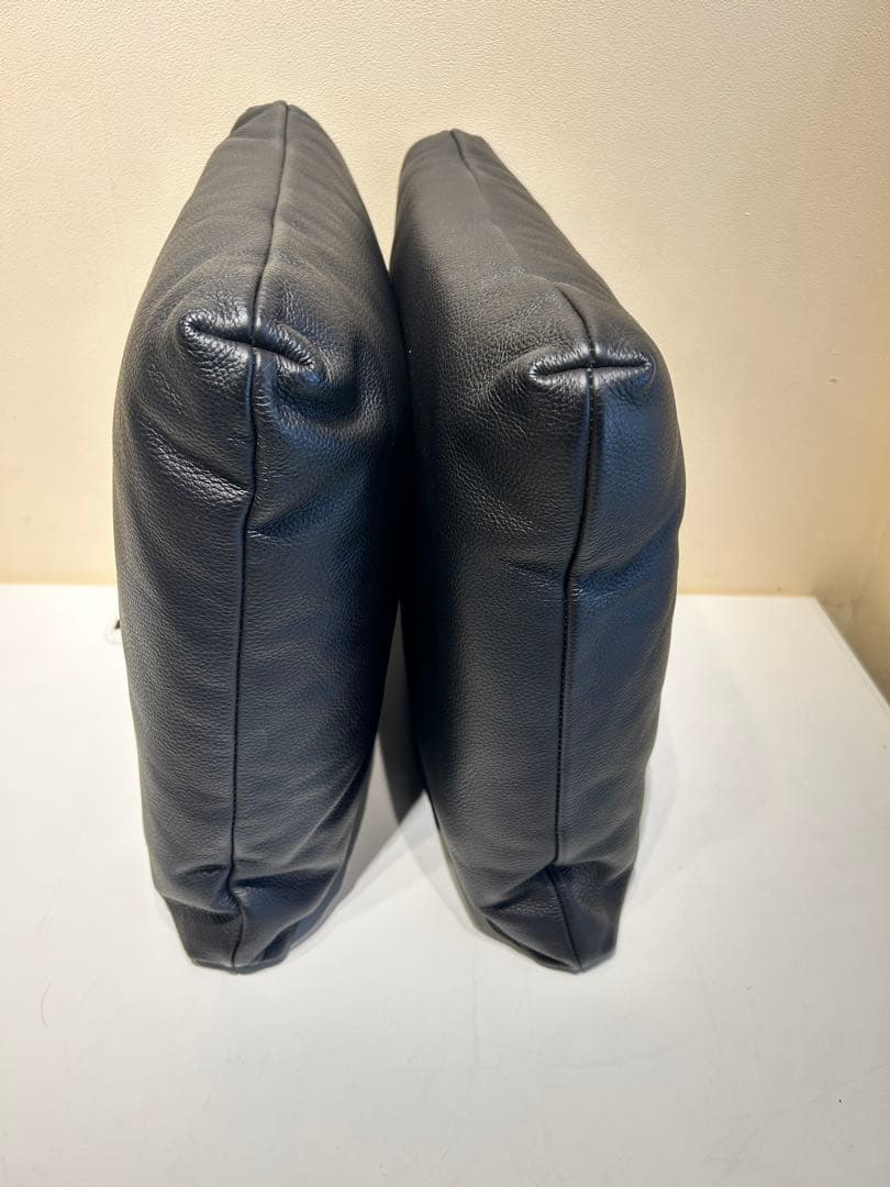 388　arflex　MIO　クッション　HRO　牛革　40×40　展示品