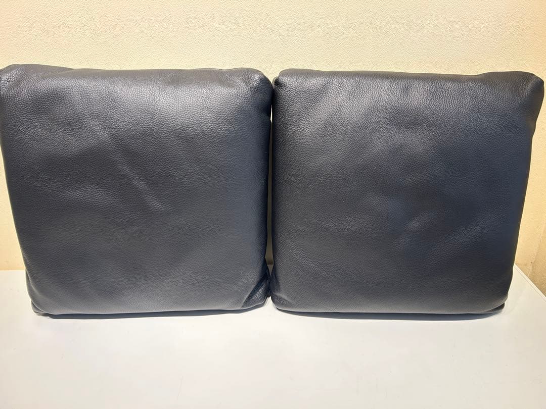 388　arflex　MIO　クッション　HRO　牛革　40×40　展示品