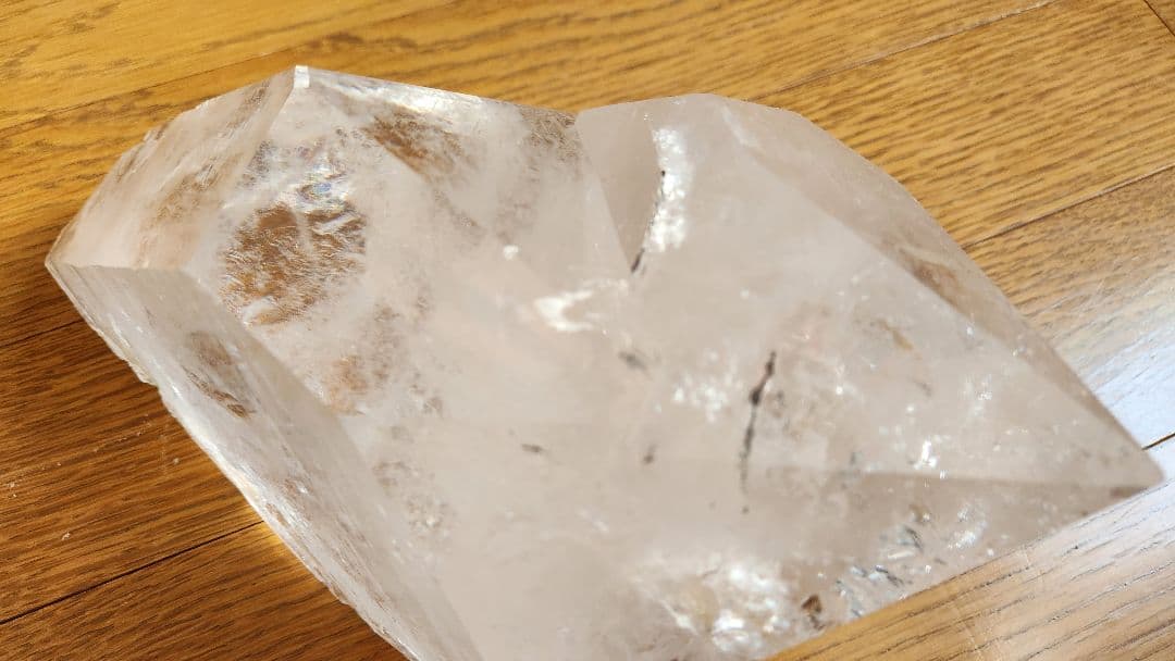 最終値下✨水晶　六角柱　イシスクリスタル　4.13キロ