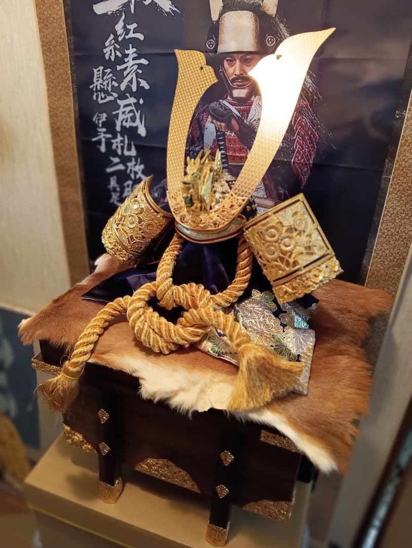 大型サイズ端午の節句伝統的な日本の武士の高級兜飾り装大桐櫃２５号サイズ置物