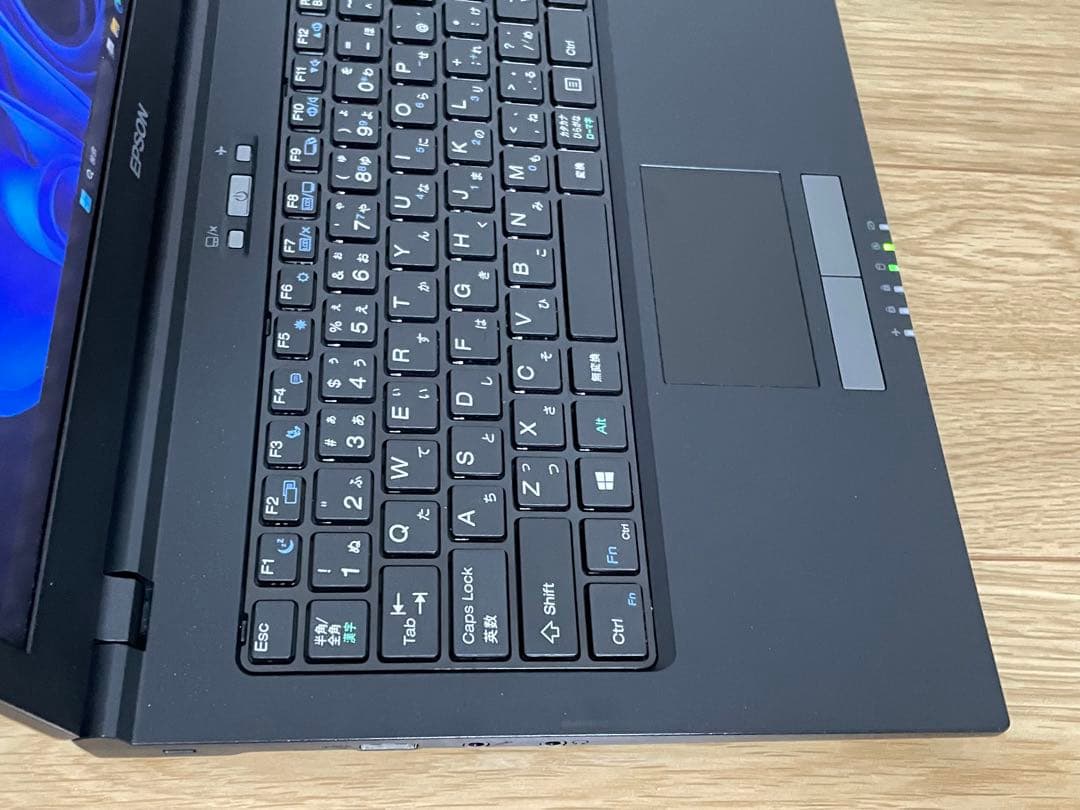 【美品】EPSON Endeavor FHD i7-6500U 16GB SSD
