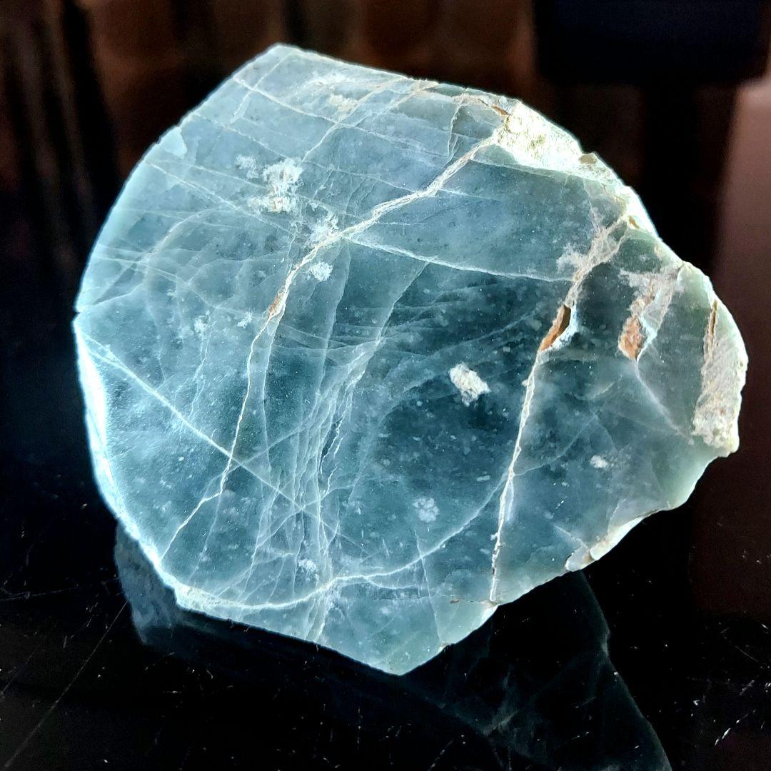 希少！ 産出量の少ない グアテマラ翡翠 JADEITE 原石 多面磨き 452