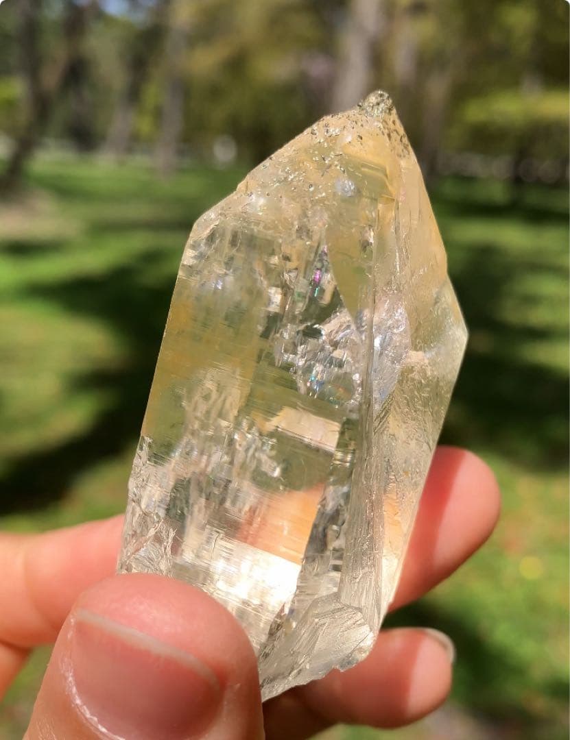 虹たっぷり！　パキスタン産　水晶　スカルドゥ　ハシュピ　ヒマラヤ水晶　原石