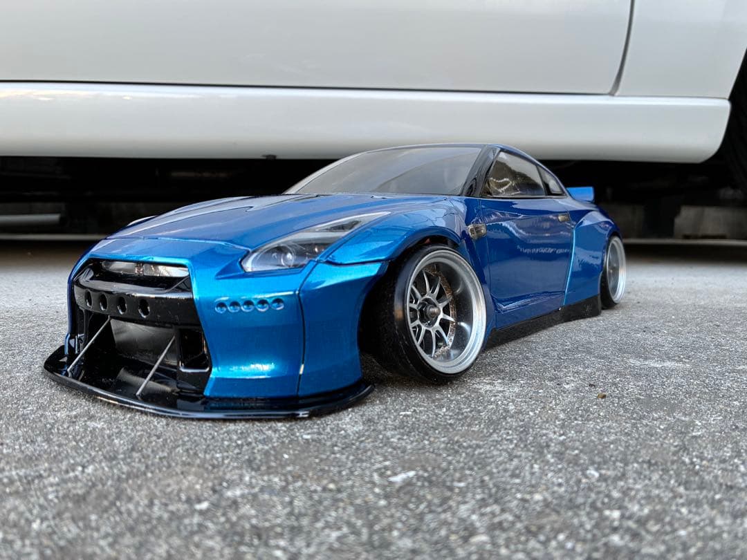 アディクション　R35-gtr ラジコンボディ