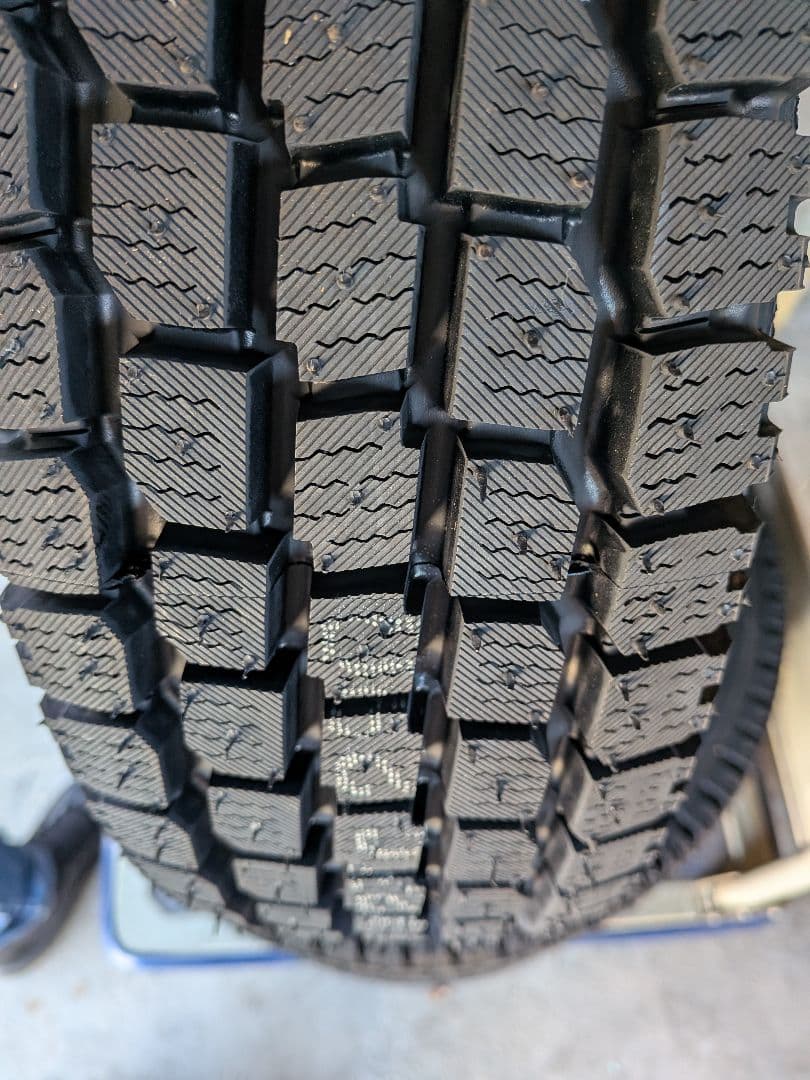 イキイキする毎日　2/2 145/80R12 新品ヨコハマスタッドレスSY
