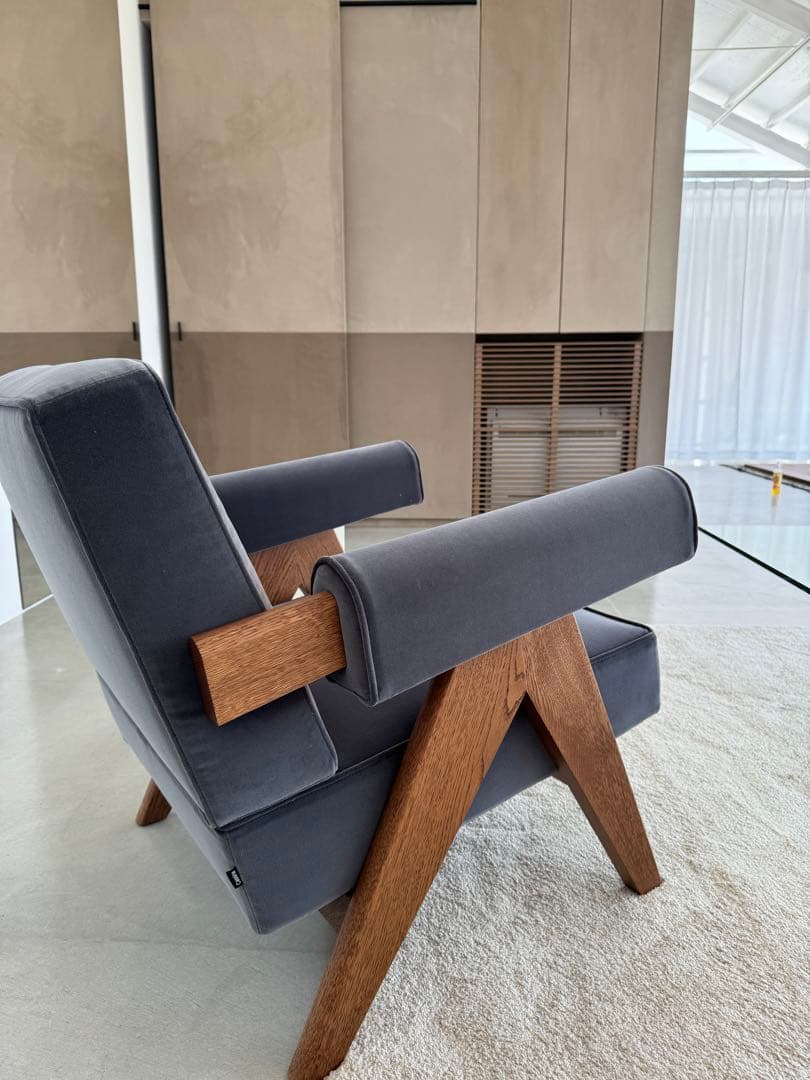 cassina　053 CAPITOL COMPLEX ARMCHAIR