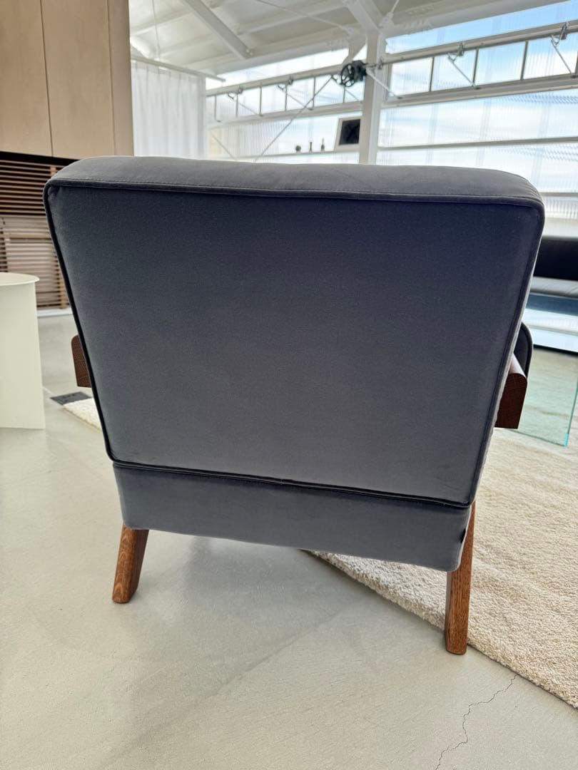 cassina　053 CAPITOL COMPLEX ARMCHAIR