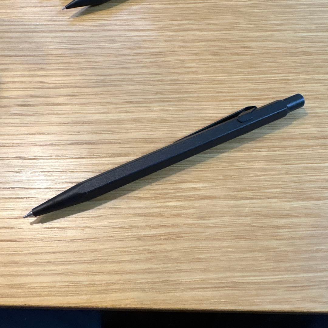 シャーペンまとめ売り筆箱付き