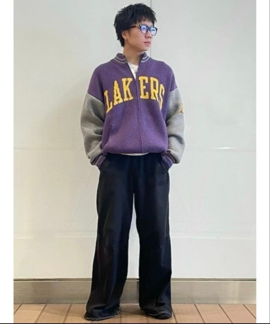 【希少】新品ꕥカシミヤタッチNBAロサンゼルスレイカーズロゴジップアップセーター