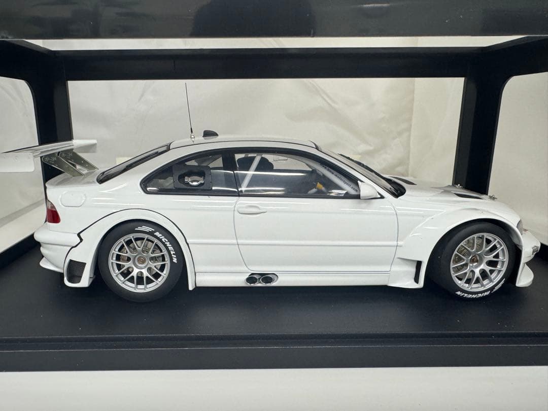 【新品】オートアートBMW M3 GTR Plain Body 1/18 白