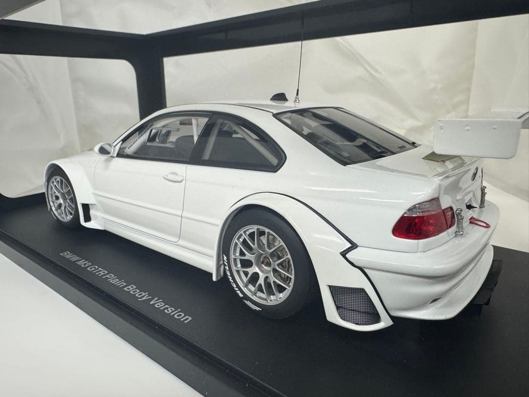 【新品】オートアートBMW M3 GTR Plain Body 1/18 白
