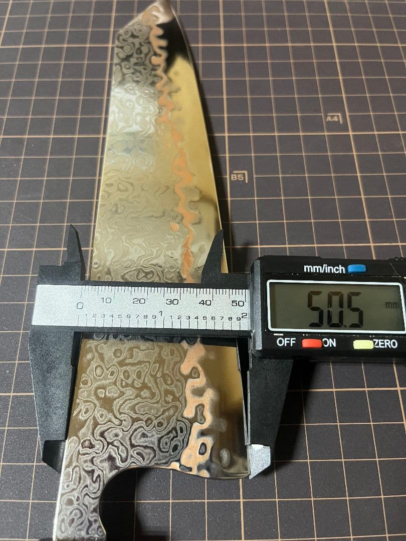 Ｖ金10号 有色 ダマスカス 55層切付牛刀包丁 両水牛三本銀巻八角黒檀柄 包丁