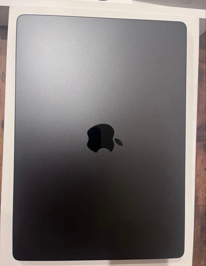 MacBook本体 aki