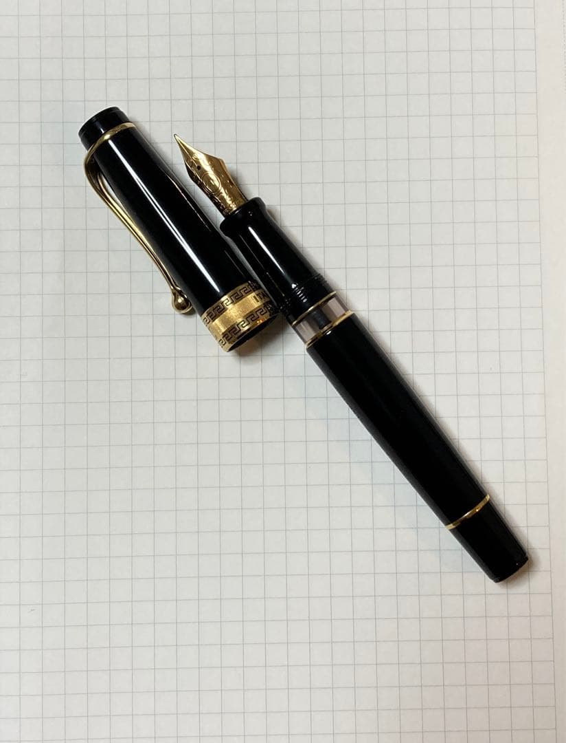 アウロラ万年筆　オプティマ・ネロＧＴ　細字(F)
