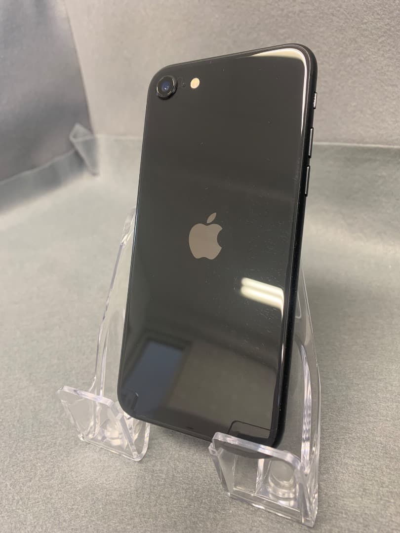 中古美品　国内版　SIMフリー　iPhone SE 第二世代　64GB ブラック