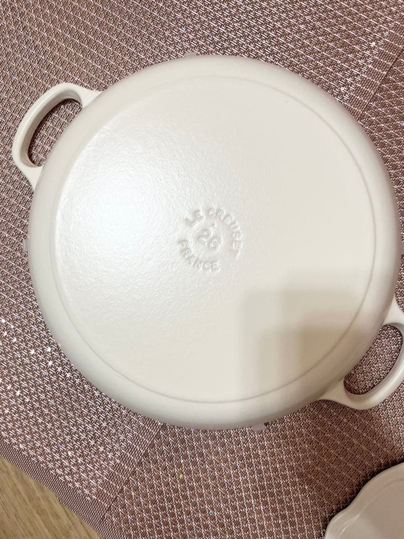 LE CREUSET ル・クルーゼ ビュッフェ・キャセロール ペタルレリーフ