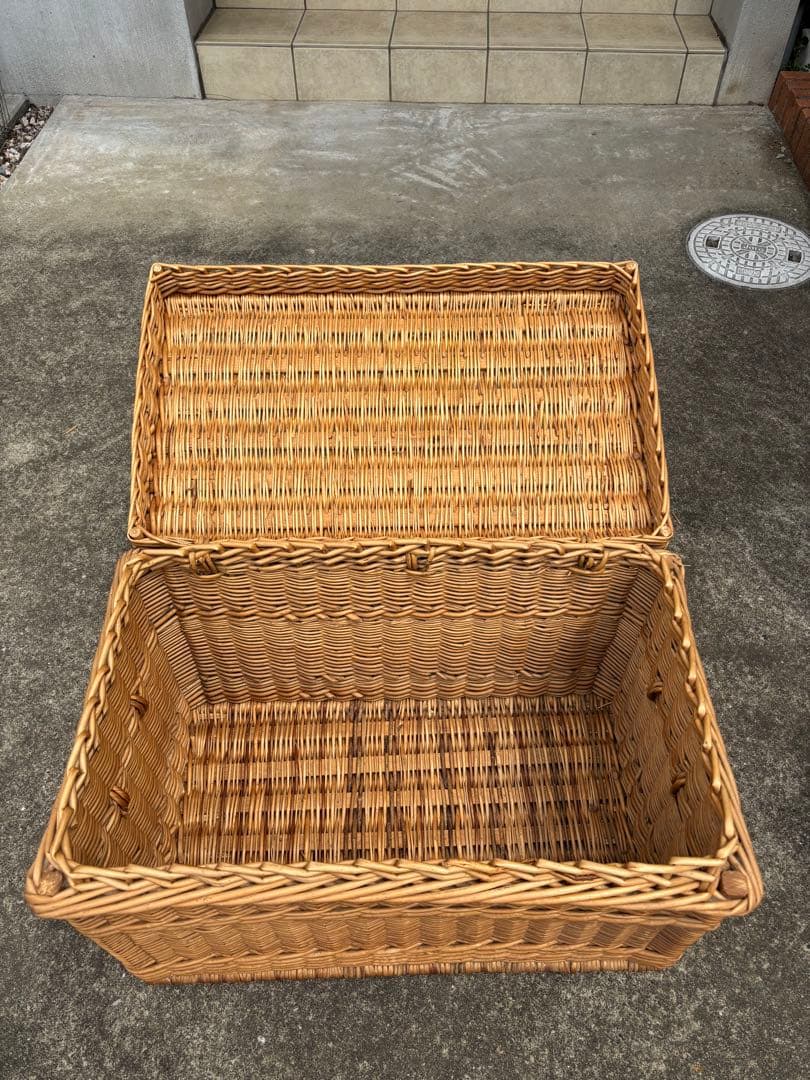 ラタン製ストレージバスケット 蓋付き