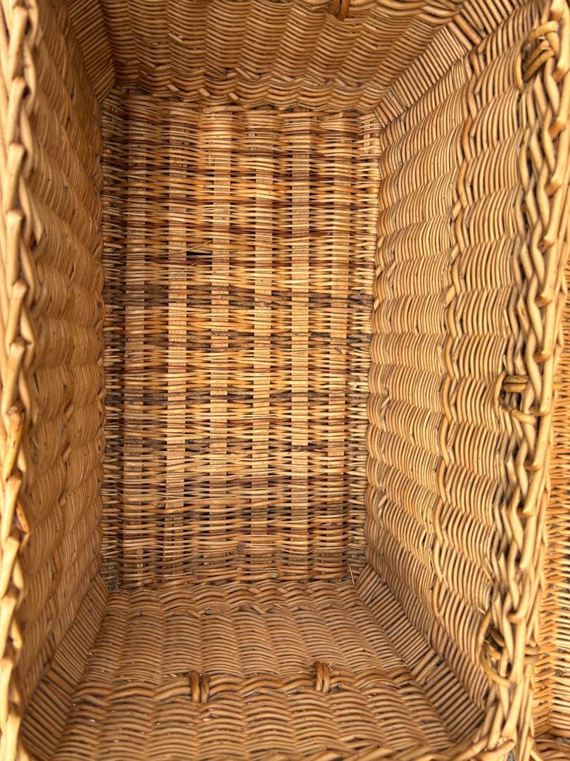 ラタン製ストレージバスケット 蓋付き