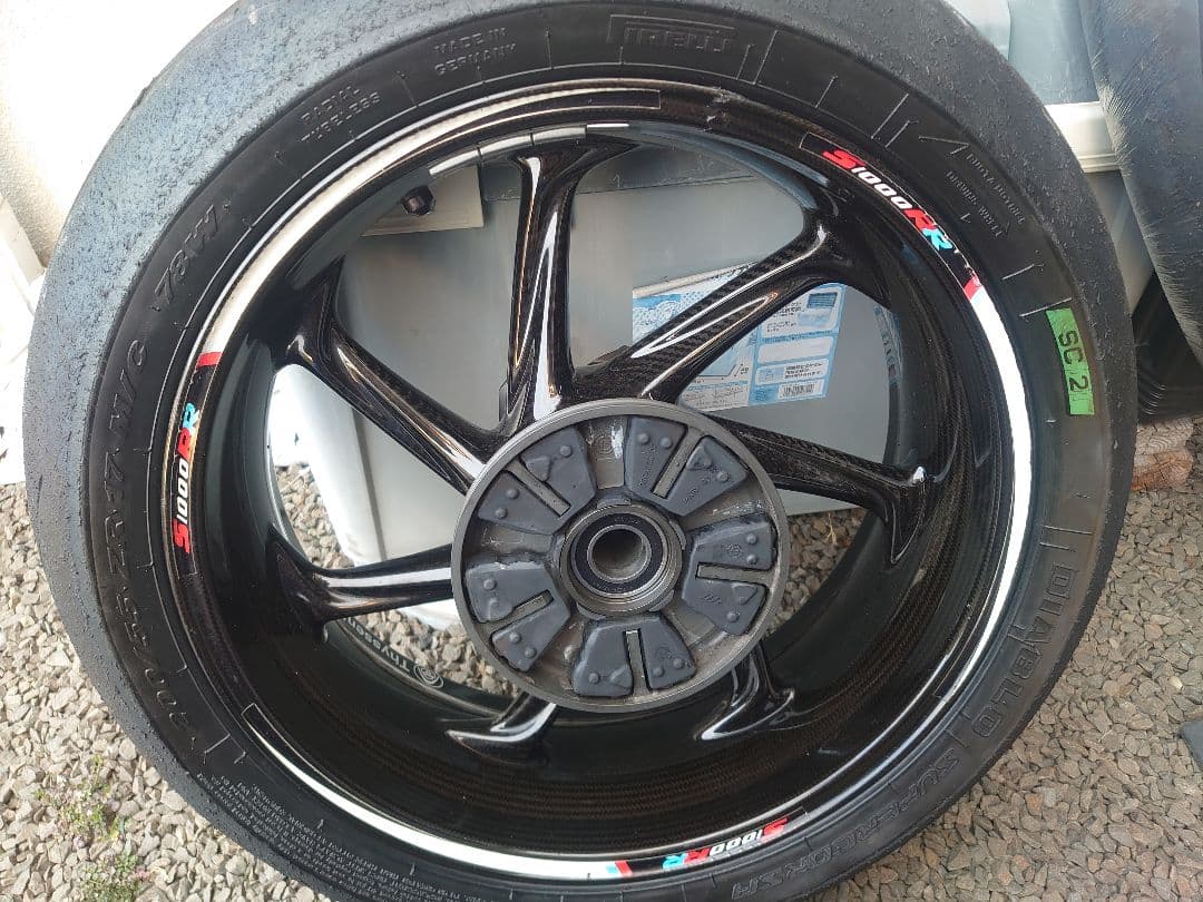 BMW S1000RR(k67)訳あり純正リヤカーボンホイール