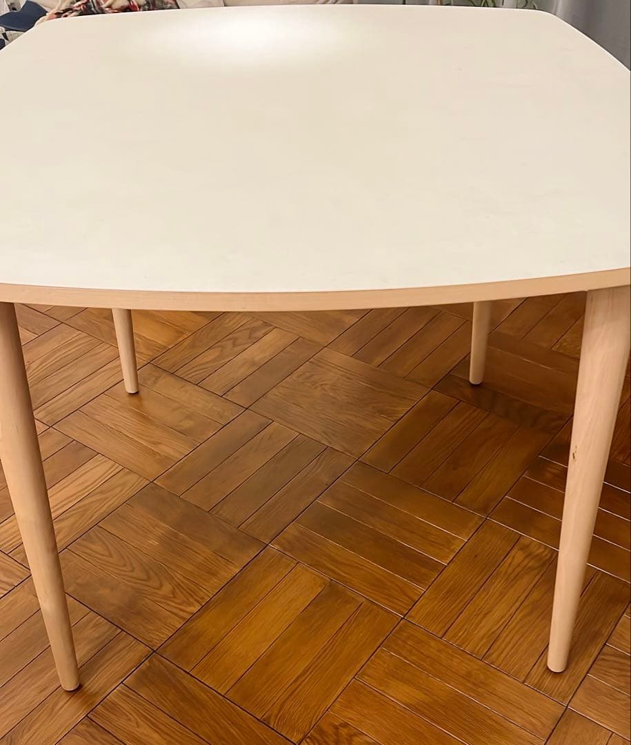ikea オムテンクサム　テーブル