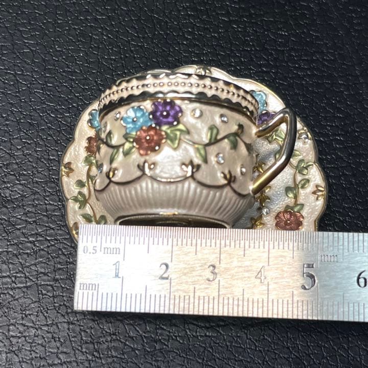 レトロ漆器★アンティーク小物入れ(ティーカップ)