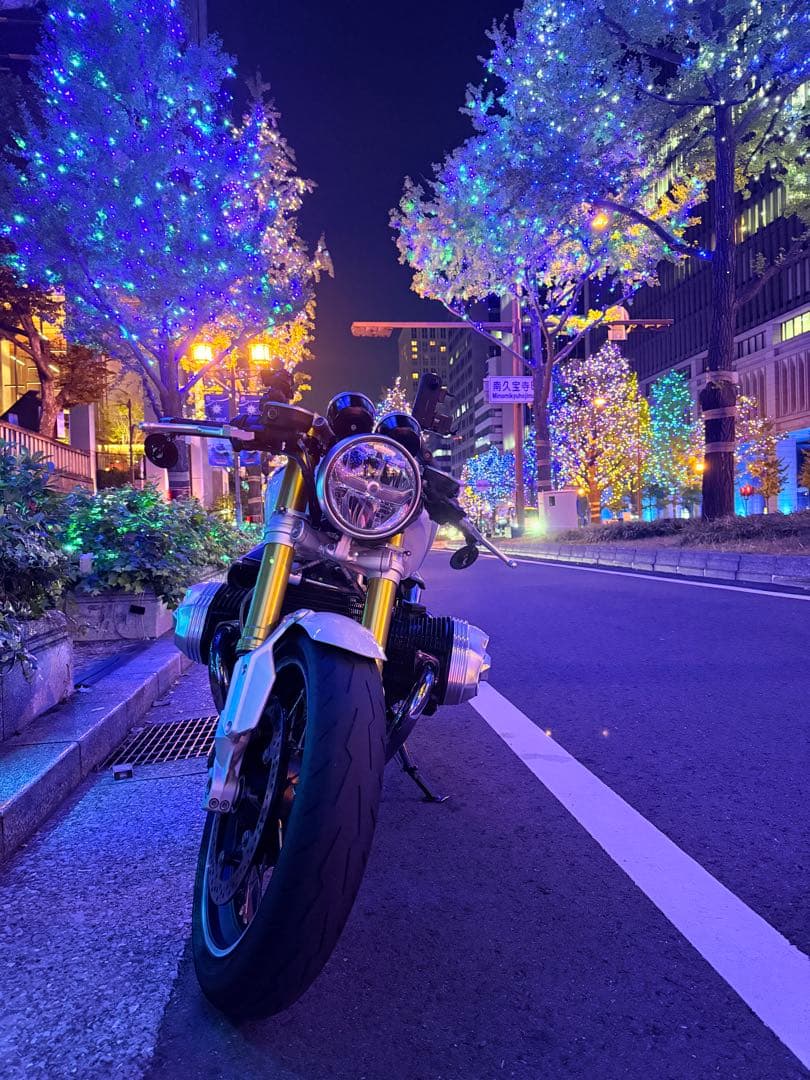ワンオフ制作　BMW rninet フォーク　ウインカークランプ