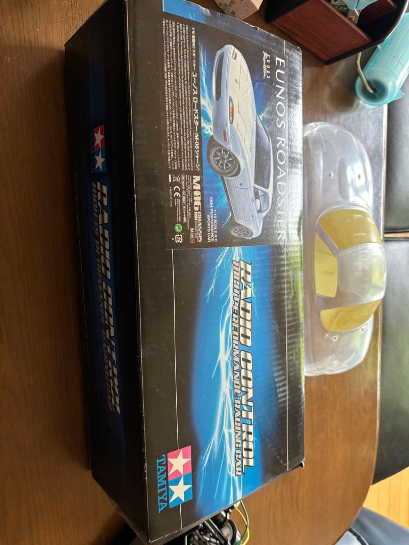 タミヤ　M06 ロードスター未塗装ボディ付き