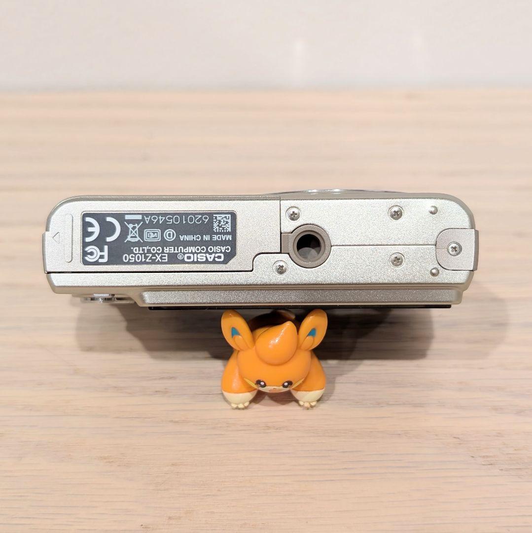 美品 動作確認済 CASIO EX-Z1050 デジカメ 付属品多数 ゴールド