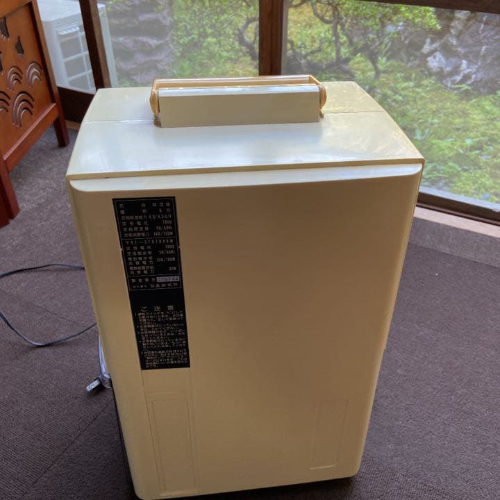 日立　除湿機
