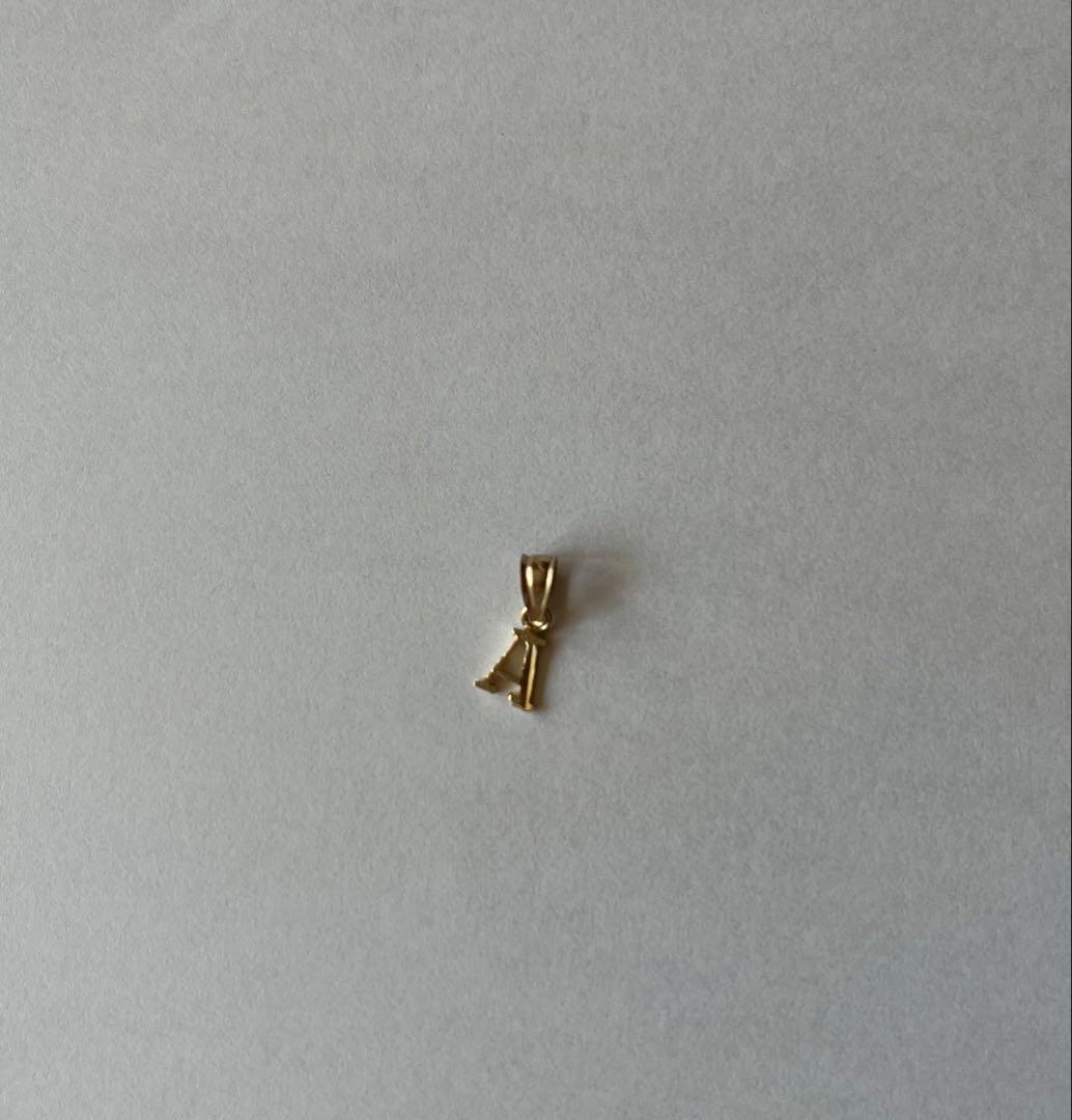NEW TOPジュエリー　10Kゴールド イニシャルAチャーム　お値下げ！
