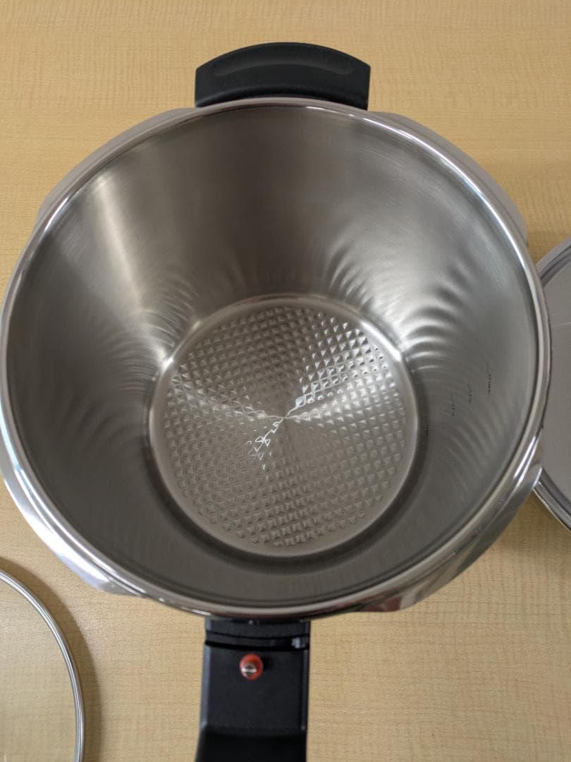 未使用品　フィスラー(Fissler) 圧力鍋　コンフォート　6L　ガラス蓋付き
