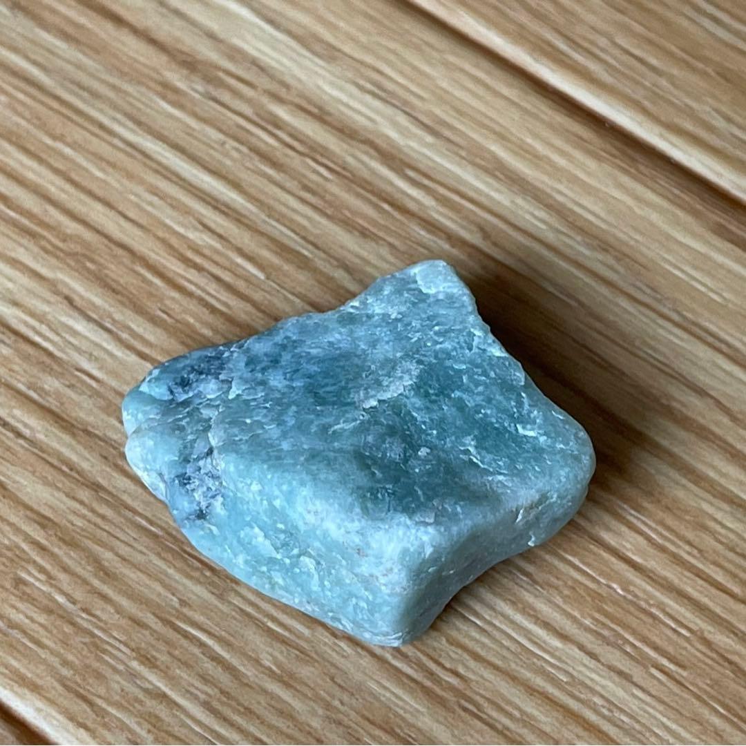 糸魚川 翡翠原石 緑 アイス