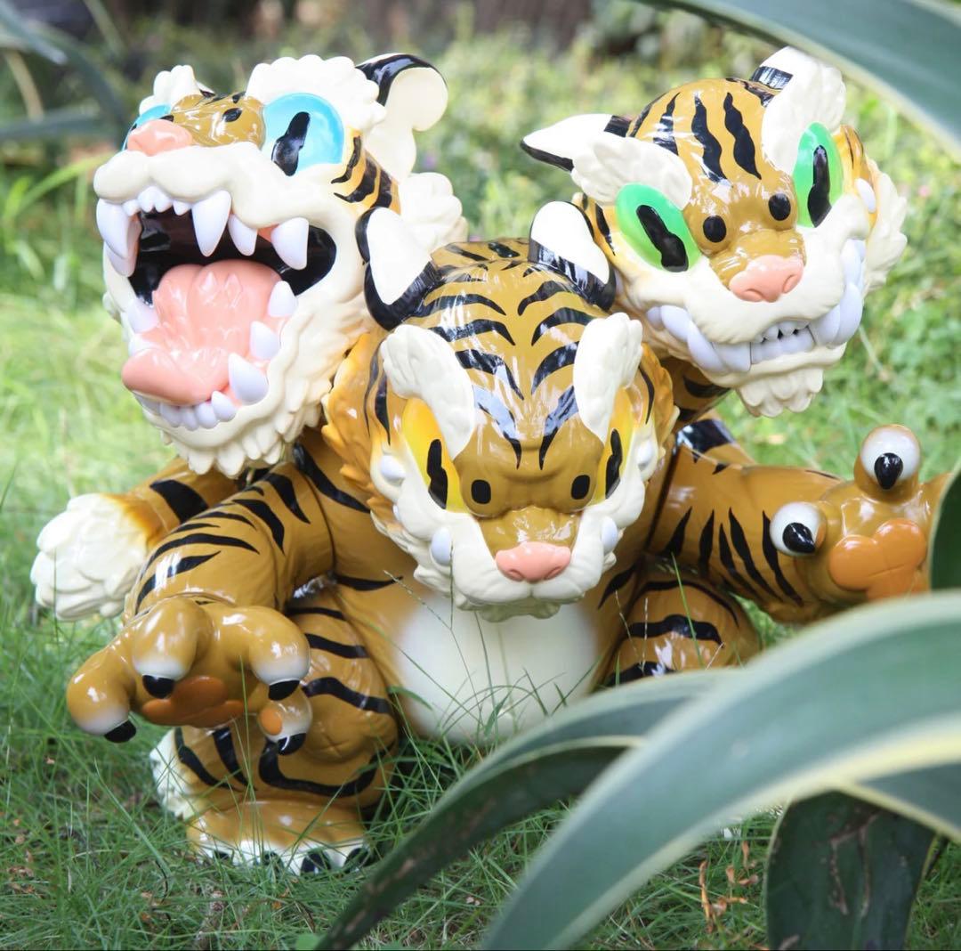 GRAPE BRAIN × STRANGECAT TOYS 三面猛虎 コショウ