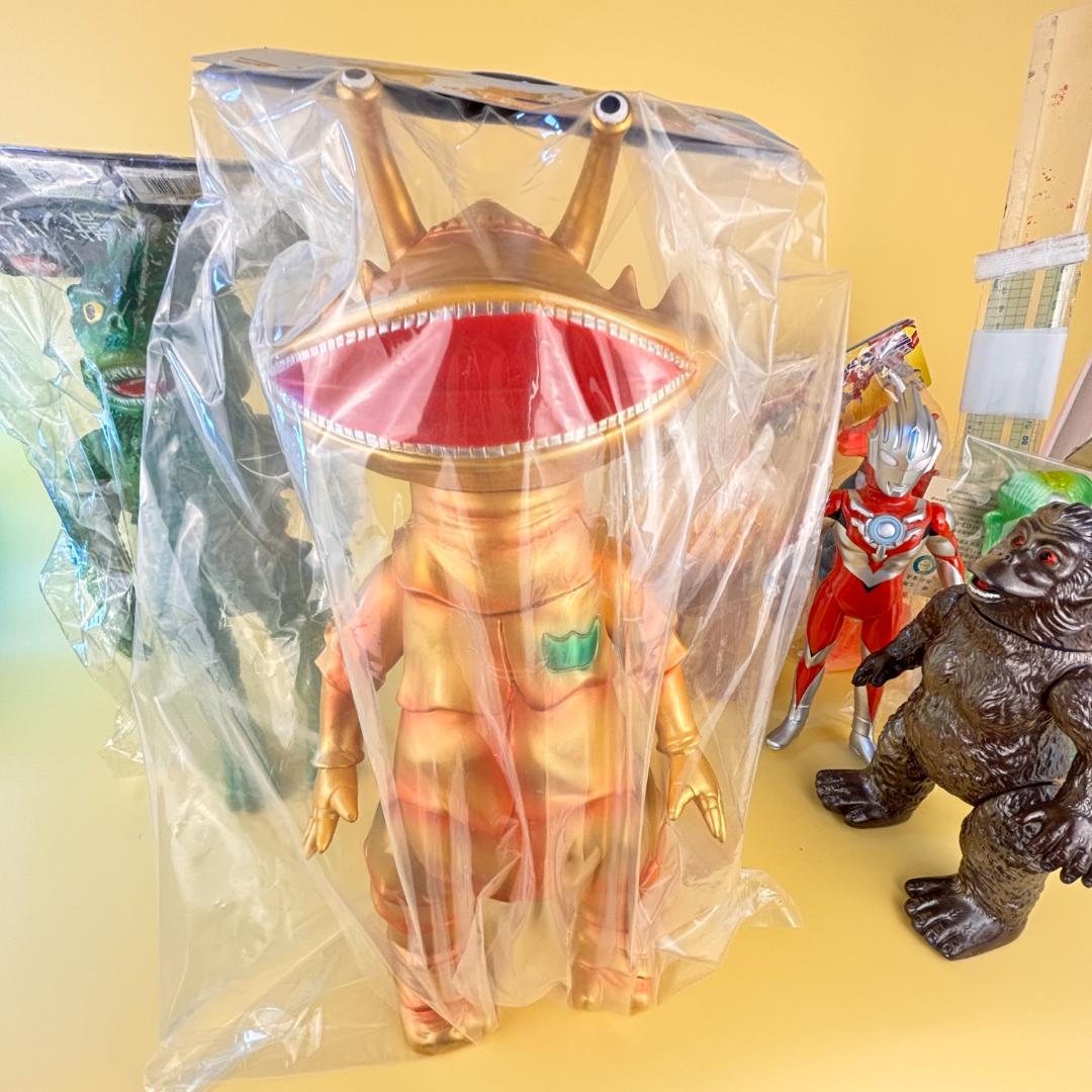 ブルマァク　ジャイアント　ゴールド　カネゴン　高さ35ｃｍ　マルサン・やまなや