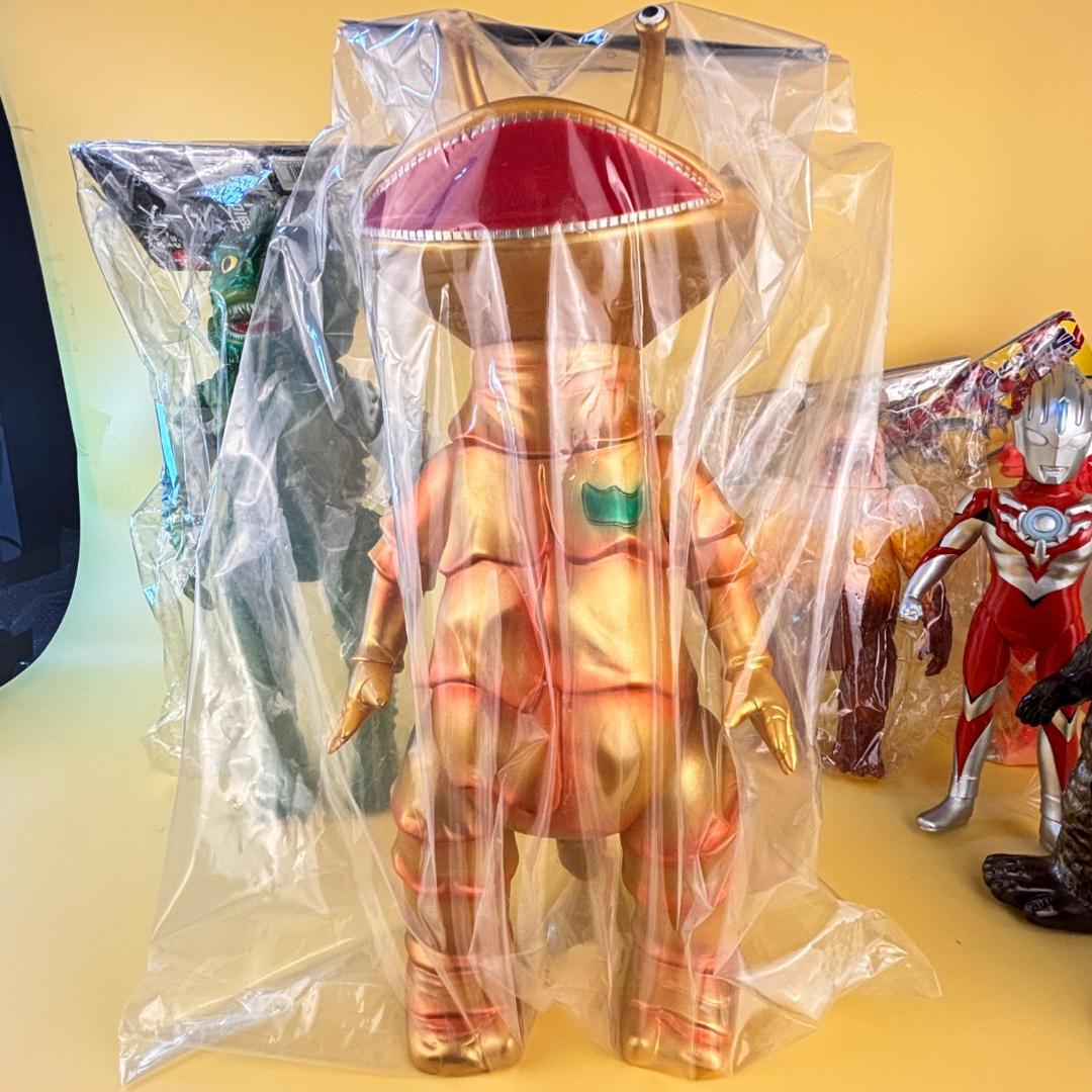 ブルマァク　ジャイアント　ゴールド　カネゴン　高さ35ｃｍ　マルサン・やまなや