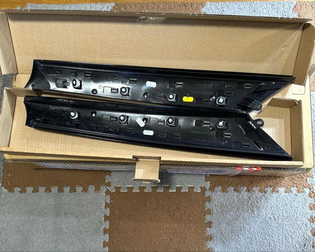 中古品 BMW ミニクーパー 純正品 Aピラー モール カバー 左右セット