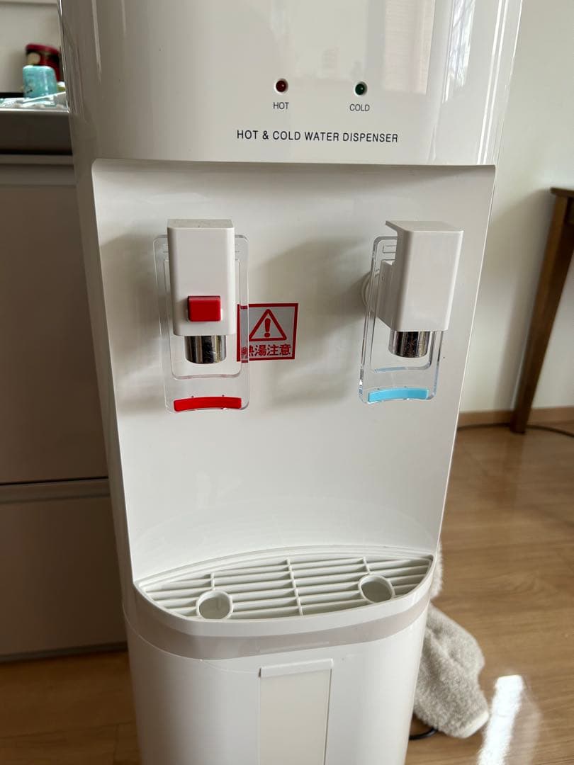 ウォーターサーバー 温水・冷水供給