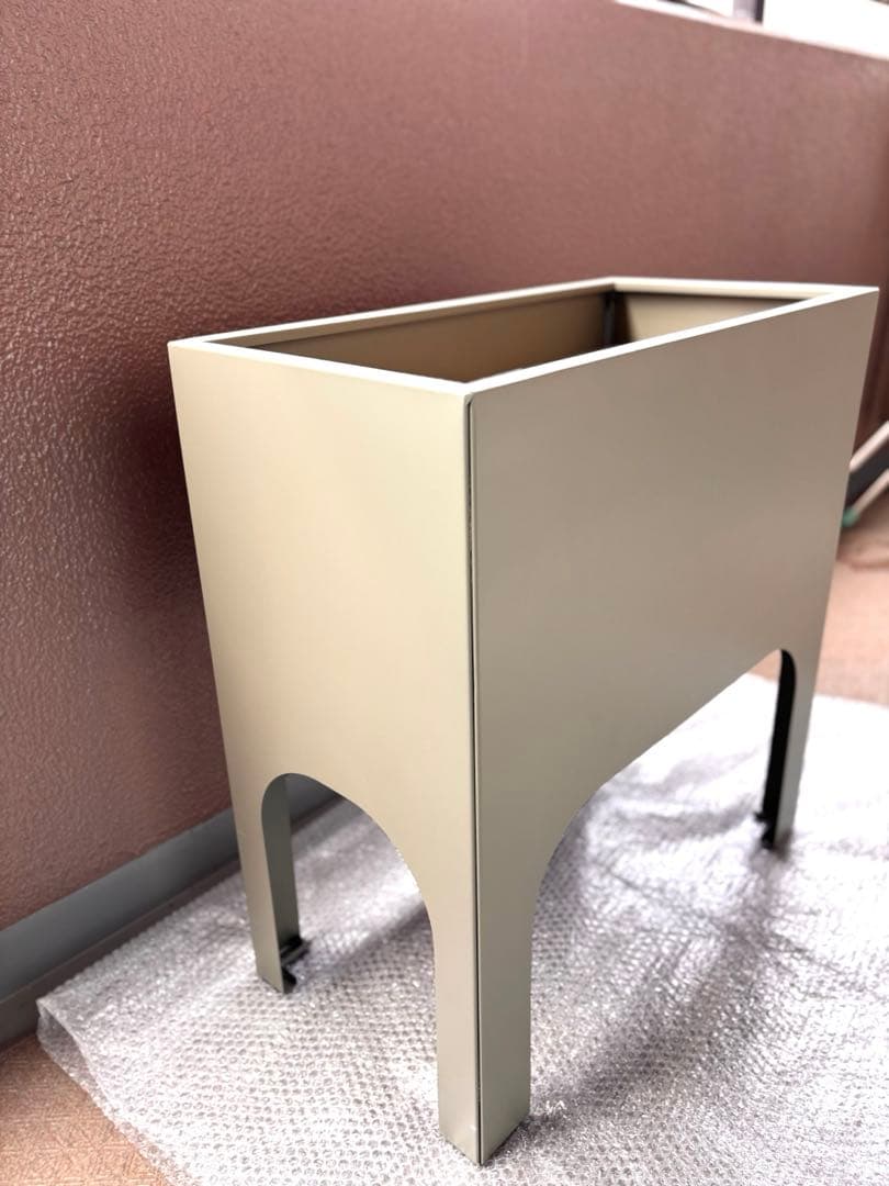 新品未使用　アスプルンド　プランターカバー　フラワースタンド　グレー