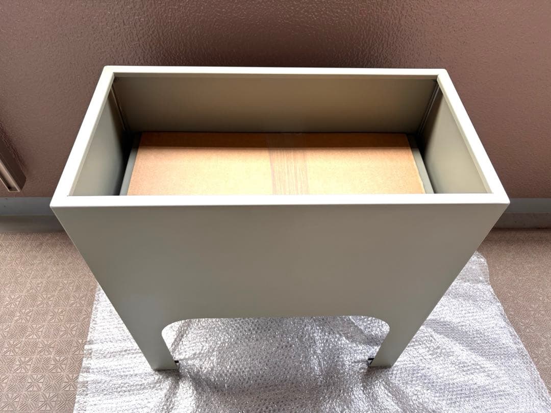新品未使用　アスプルンド　プランターカバー　フラワースタンド　グレー
