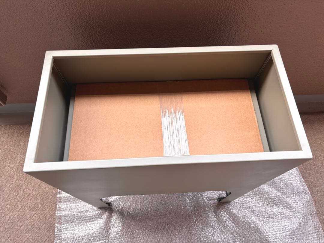 新品未使用　アスプルンド　プランターカバー　フラワースタンド　グレー