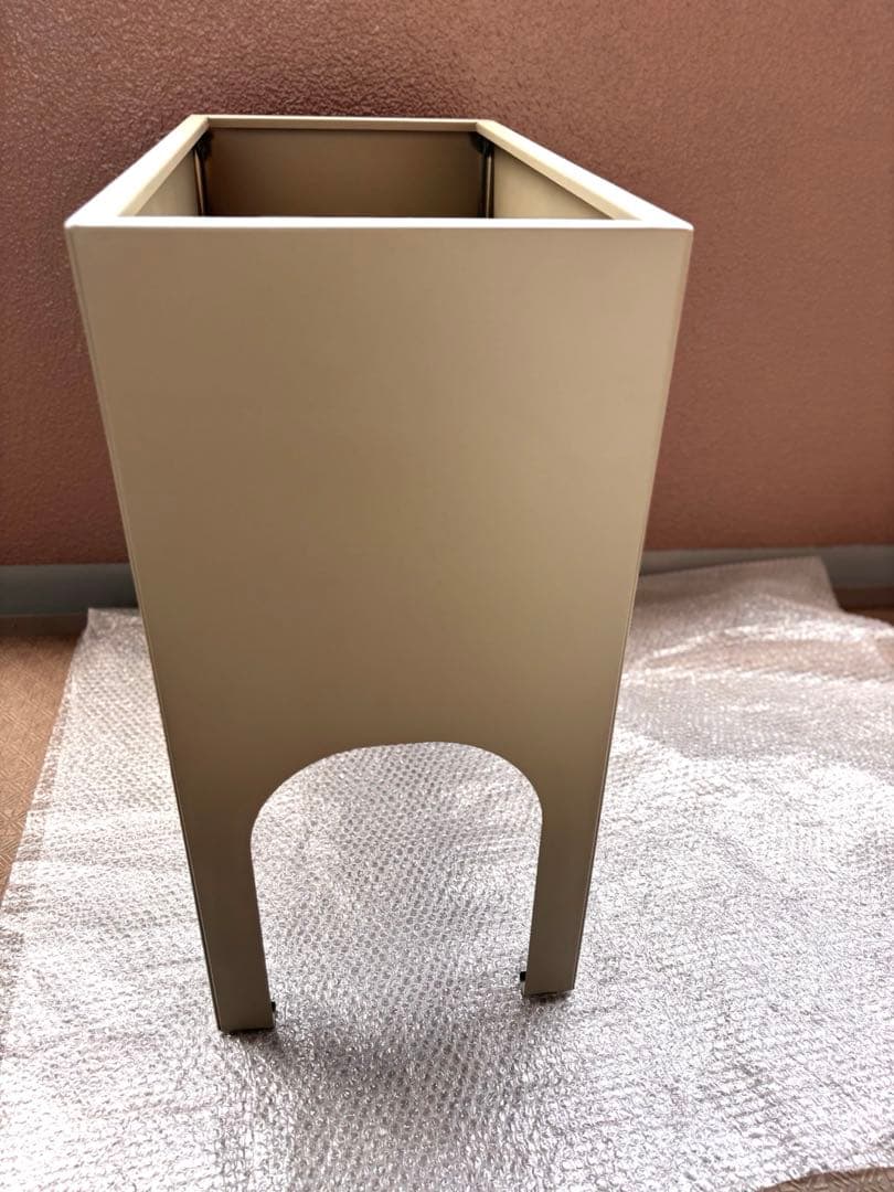 新品未使用　アスプルンド　プランターカバー　フラワースタンド　グレー