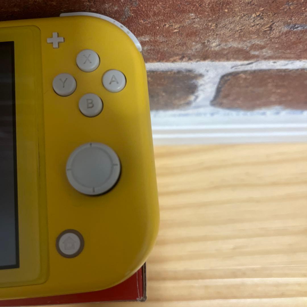 スイッチライト　イエロー　ジャンク品
