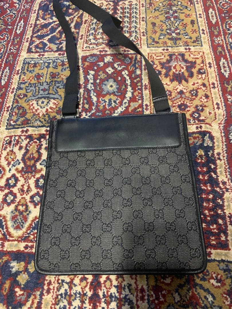 Gucci ショルダーバッグ　gg柄